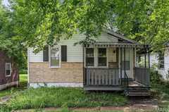 Single-family residential home on Winkler Dr, St. Louis, Missouri